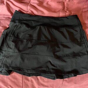 Lululemon Women's Black Skirt
